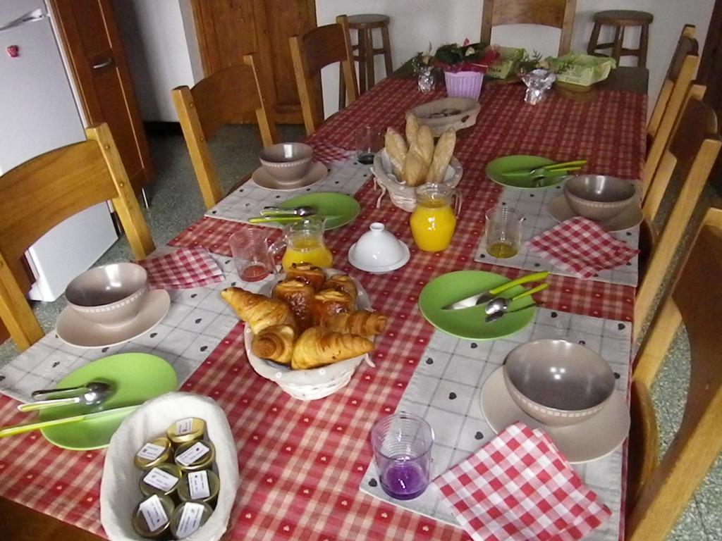 Chambre D'Hotes La Haie Fleurie Chevillard Eksteriør billede